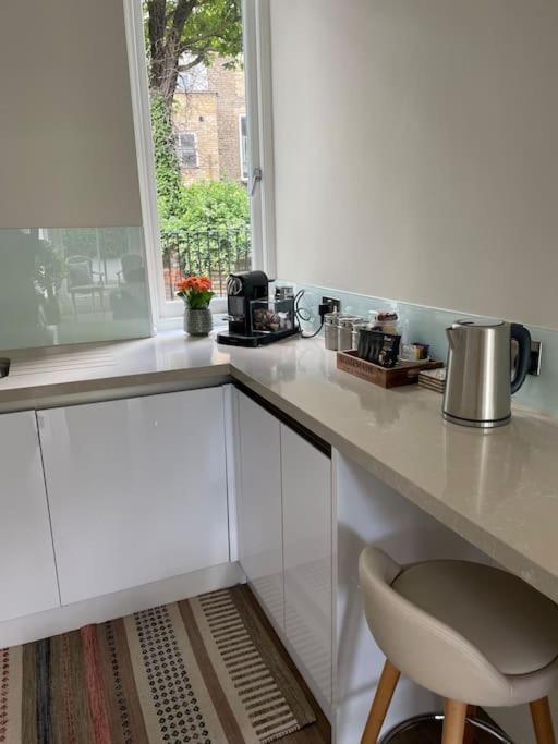 Stylish 3-Bedroom Flat In Kensington Londyn Zewnętrze zdjęcie
