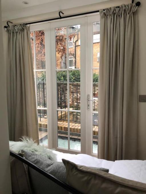 Stylish 3-Bedroom Flat In Kensington Londyn Zewnętrze zdjęcie